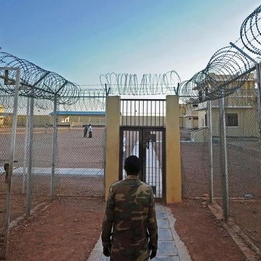 A prison warden at a prison in Garowe, Puntland state, in northeastern Somalia, December 2016. 