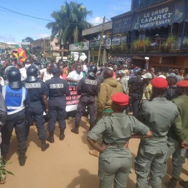 Demonstrators stopped by gendarmes and police in Bafang, West Cameroon, on September 22, 2020.