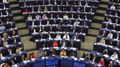 Legisladores europeus votam sobre questões de mudança climática no Parlamento Europeu em Estrasburgo, leste da França, em 13 de setembro de 2022.