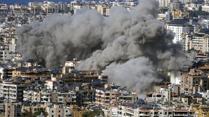  Smoke rises after an Israeli airstrike on Dahiyeh, in the southern suburb of Beirut, Lebanon, November 12, 2024. 